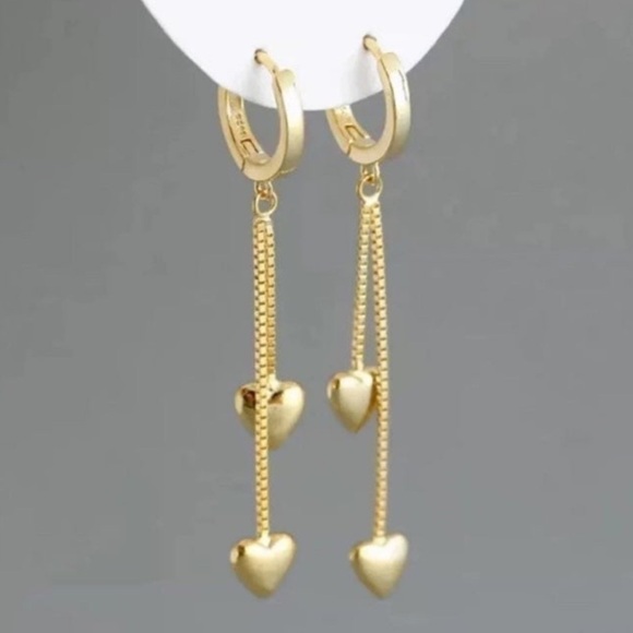 Modest Lu Jewelry - COPY - Gold Heart Dangle Tassel Huggie Hoop Earrings

Brand New
